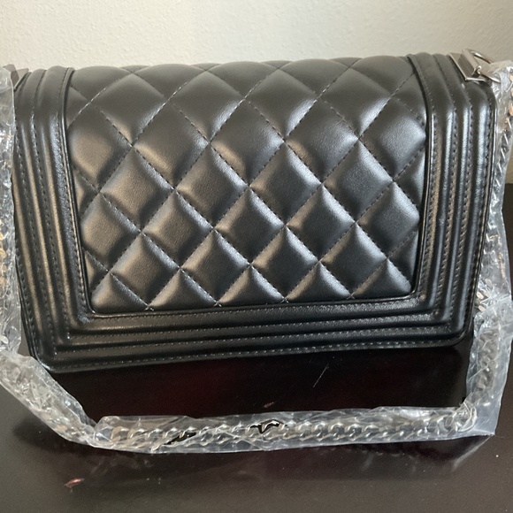 NWT Chic Revival Quilted Leather Shoulder Bag by Vici Collection - Picture 10 of 12